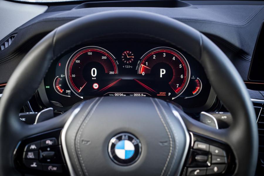 Панель приборов BMW 630i Gran Turismo Luxury Line (G32) 2017 года  (WW) (фото 19 из 40)